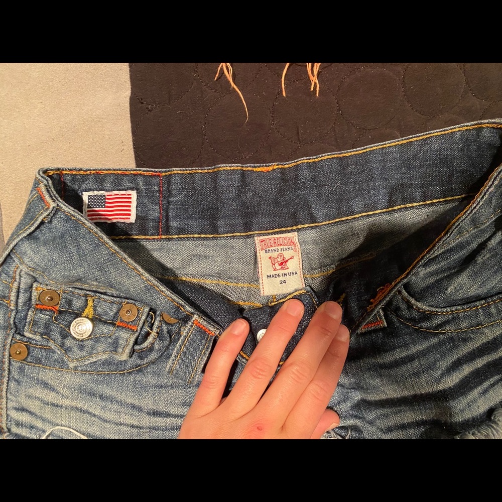 Shorts - Picture 2 of 3
